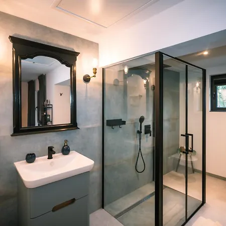 Idyllic Loft Kumani Ago - Rizas Hills Apartment
